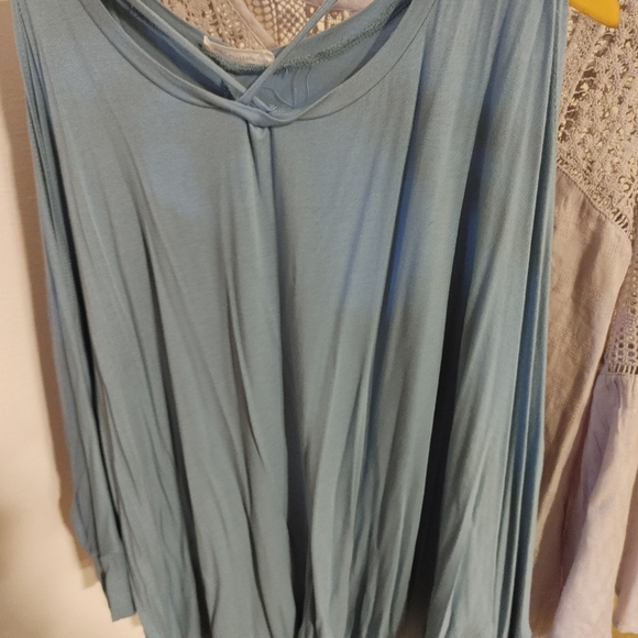 Tops - Women's Clothing